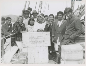 Image: Nain Eskimos [Inuit] (with United Rexall Drug Co. Crates) on board